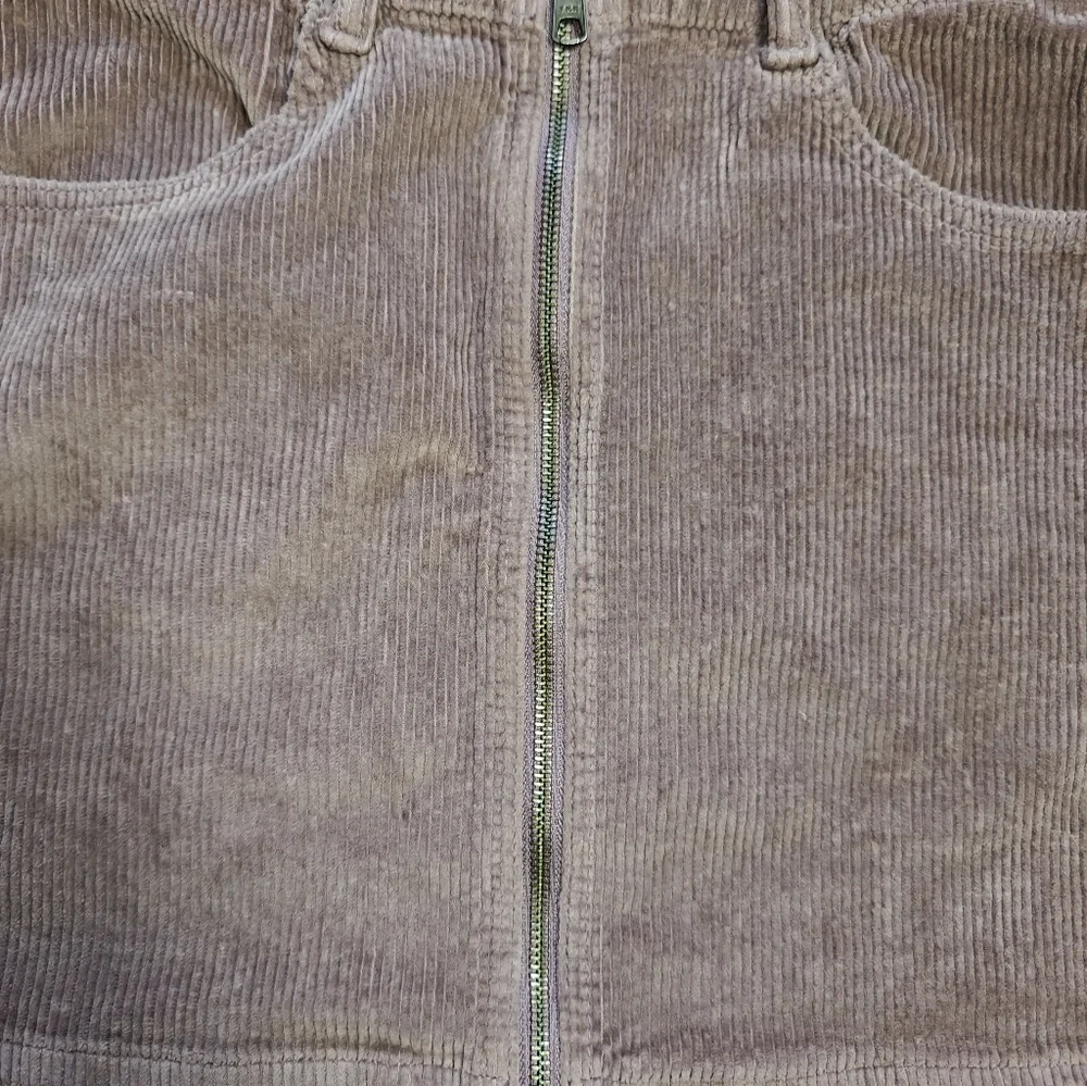 American Eagle Women's A-Line  Super Stretch Corduroy Mini Skirt size 6